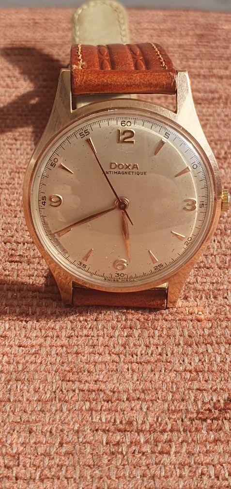 Zegarek meski złoty Doxa. 585.