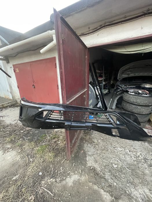 Бампер передній, решітка з дефектом під ремонт(решітка ) bmw g20