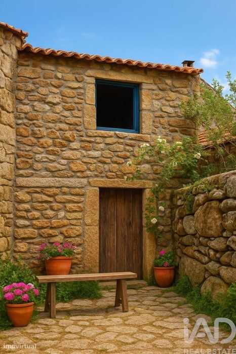 Casa T2 em Moledo de 140,00 m2