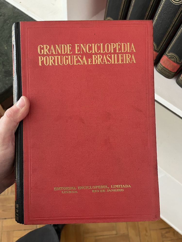 Grande Enciclopédia Portuguesa e Brasileira - completa 40 volumes