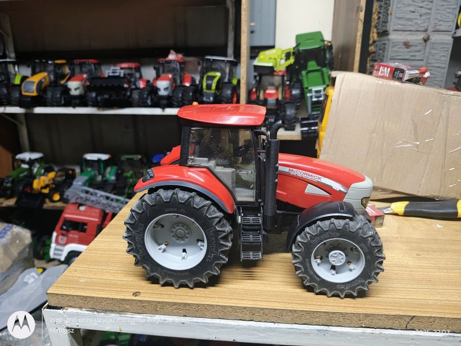 Bruder traktor McCormick