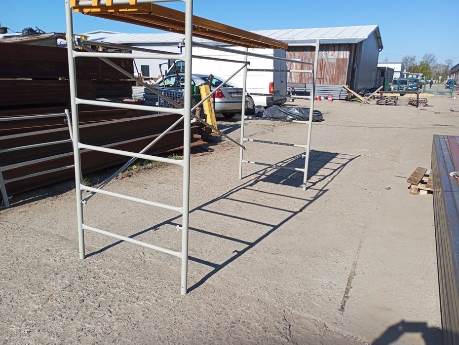 Rusztowanie elewacyjne drabinkowe Hiszpańskie