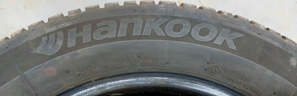 Sprzedam opony zimowe 215/60R16 XL 99H Hankook Winter I*Cept EVO2