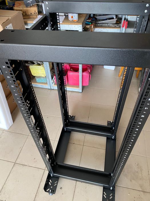 Стійка під акумулятори Deye любого розміру до 6 шт