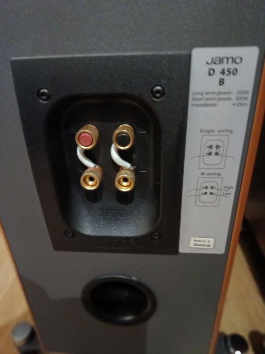 Kolumny  JAMO D-450