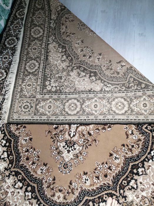 Продам килим (265х185)