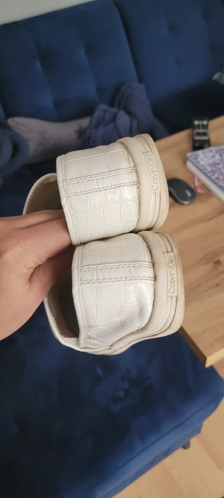 Calvin Klein 41 Białe mokasyny