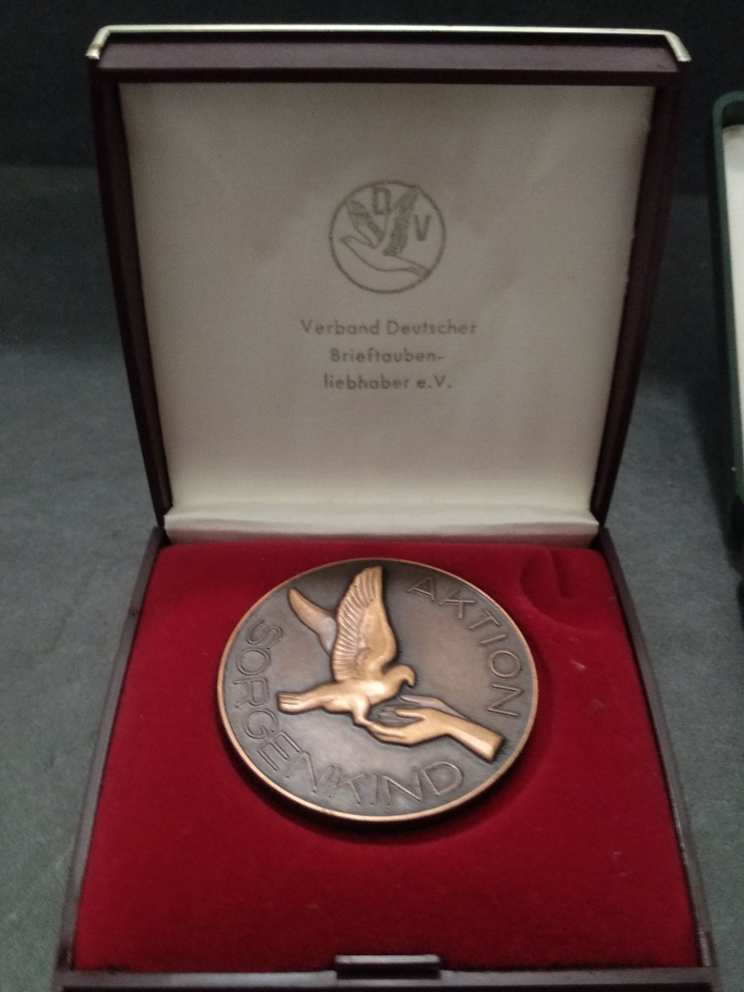 Medale dla hodowców gołębi