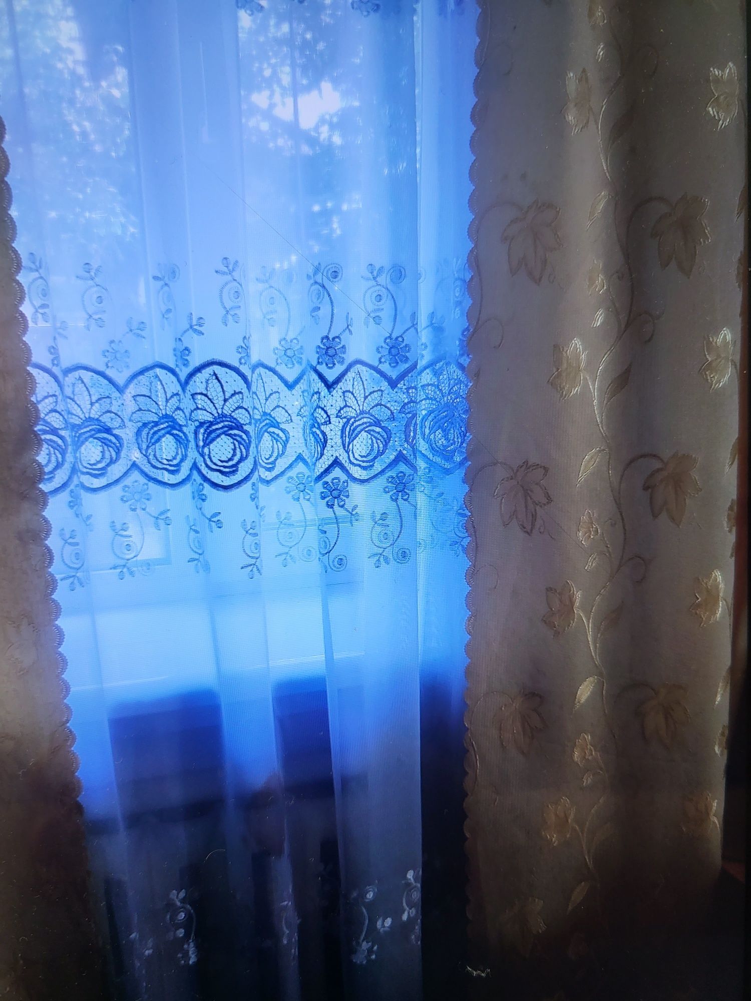 Штори на вікно тюль