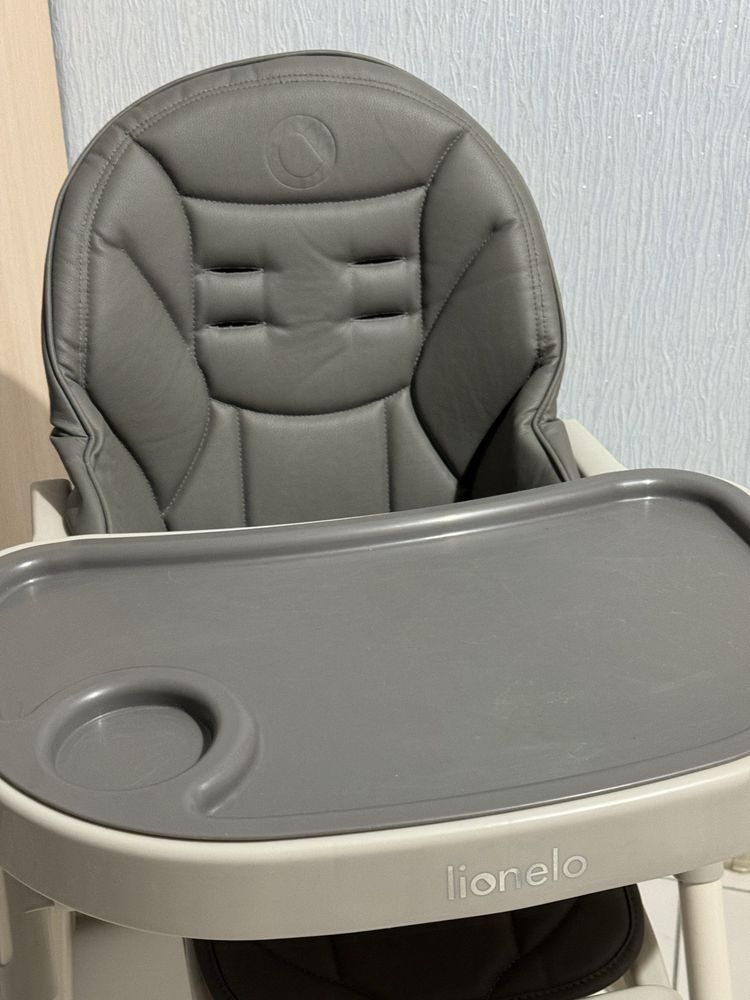 Cтульчик для кормления Lionelo Cora
