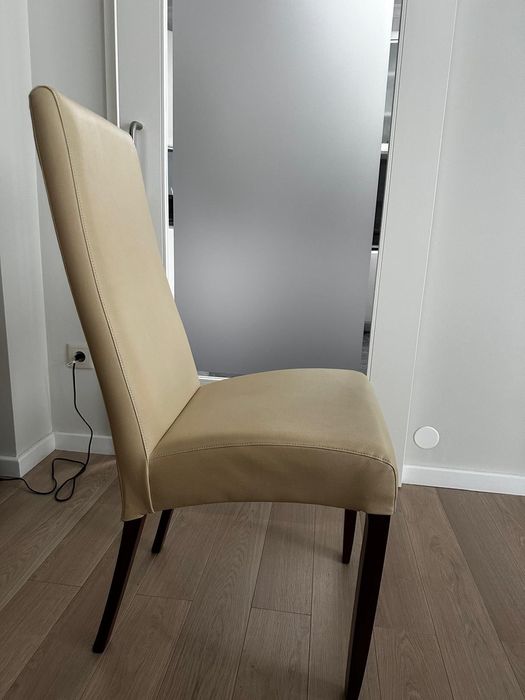 6 cadeiras ecopele e pé madeira