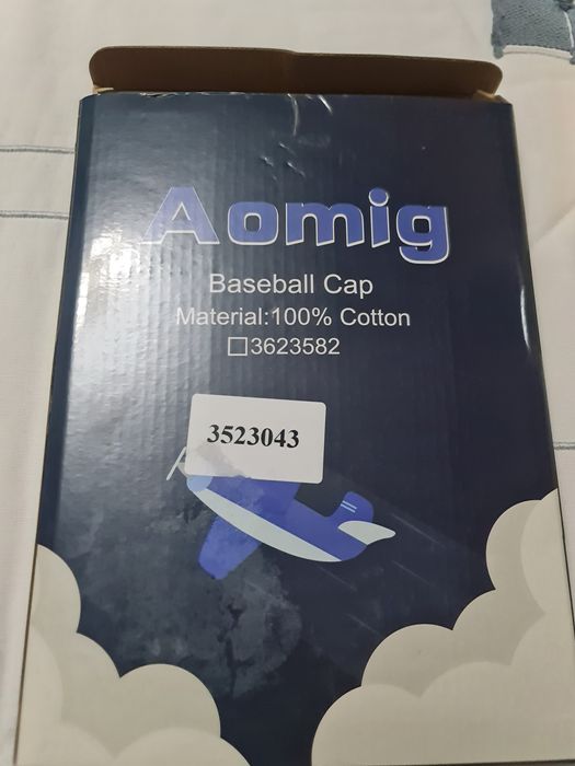 Boné de basebol colorido