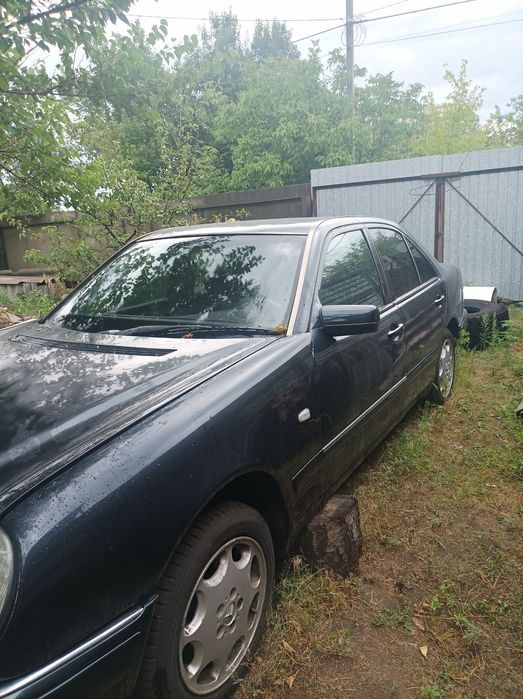 Продам Мерседес w210