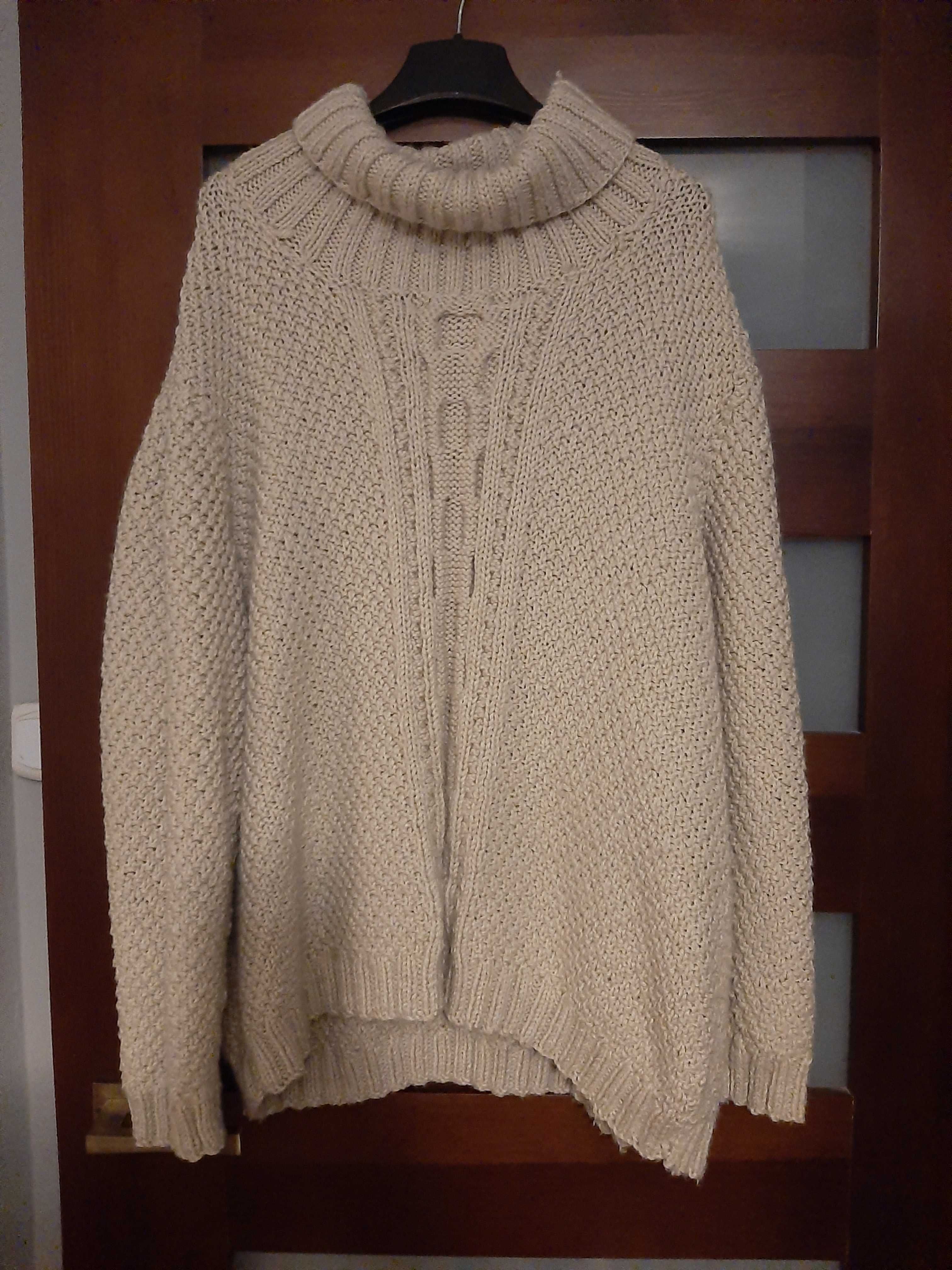 Gruby sweter golf