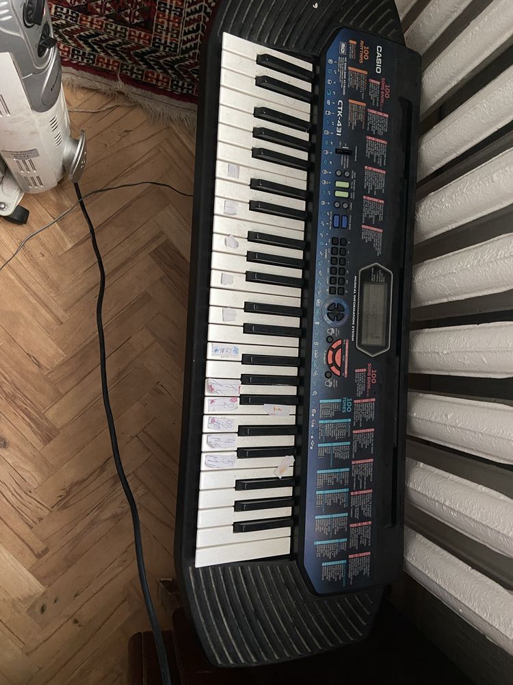 Синтезатор (клавішм) Casio