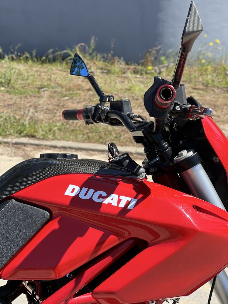 Ducati Hypermotard 796