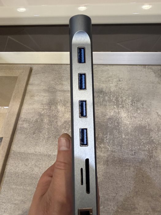 Док станція 11 в 1