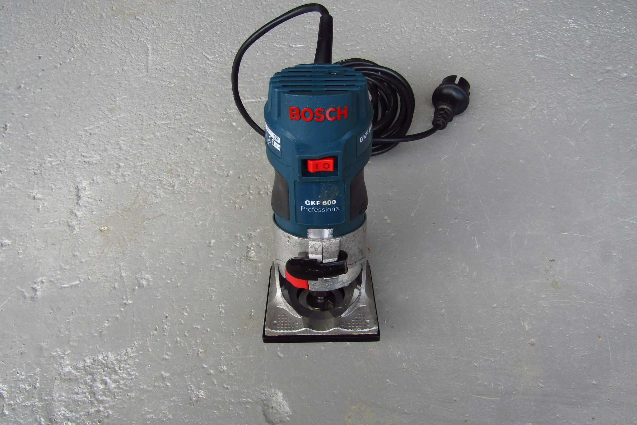 BOSCH GKF 600 frezarka