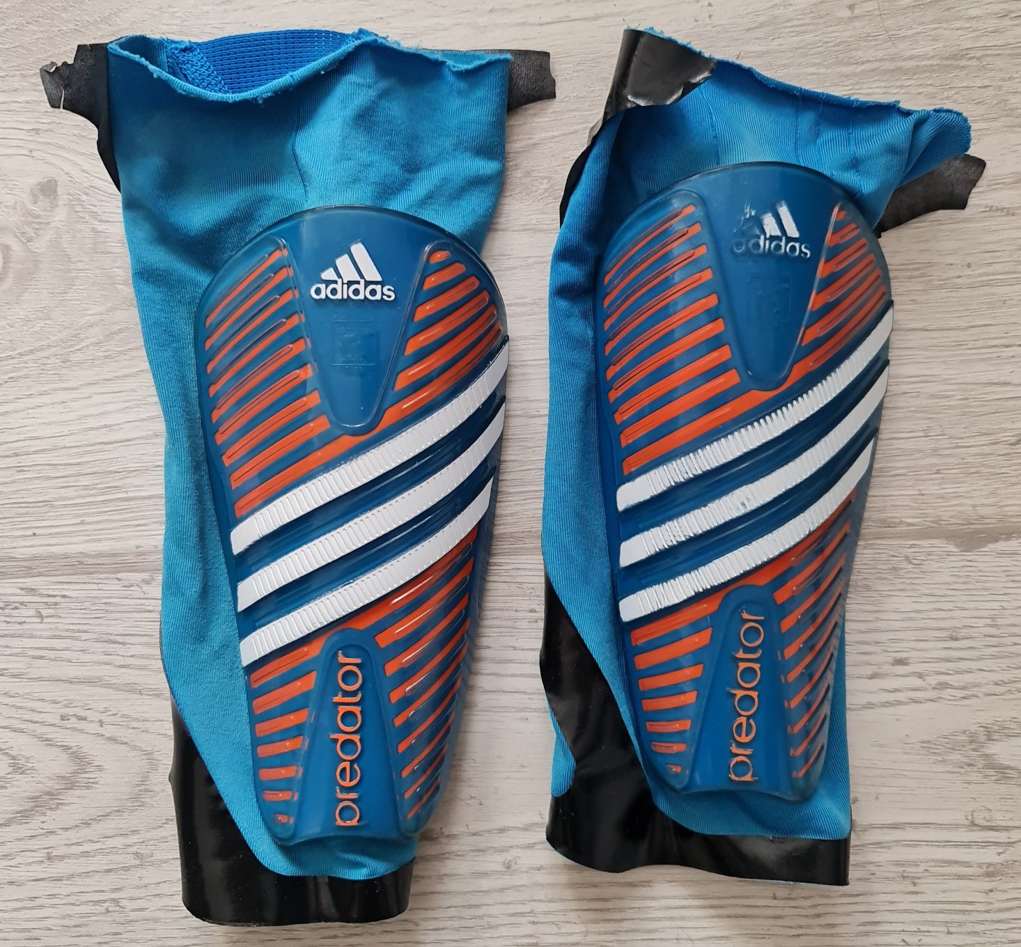 Щитки Adidas Predator