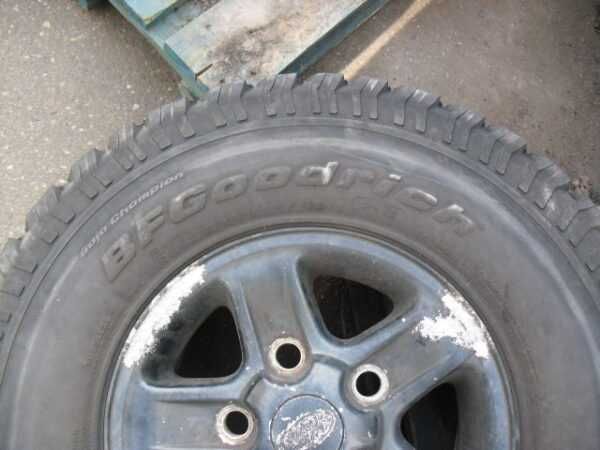 Land Rover x3 jantes boost e pneus BF Goodrich All Terrain  285x75xR16