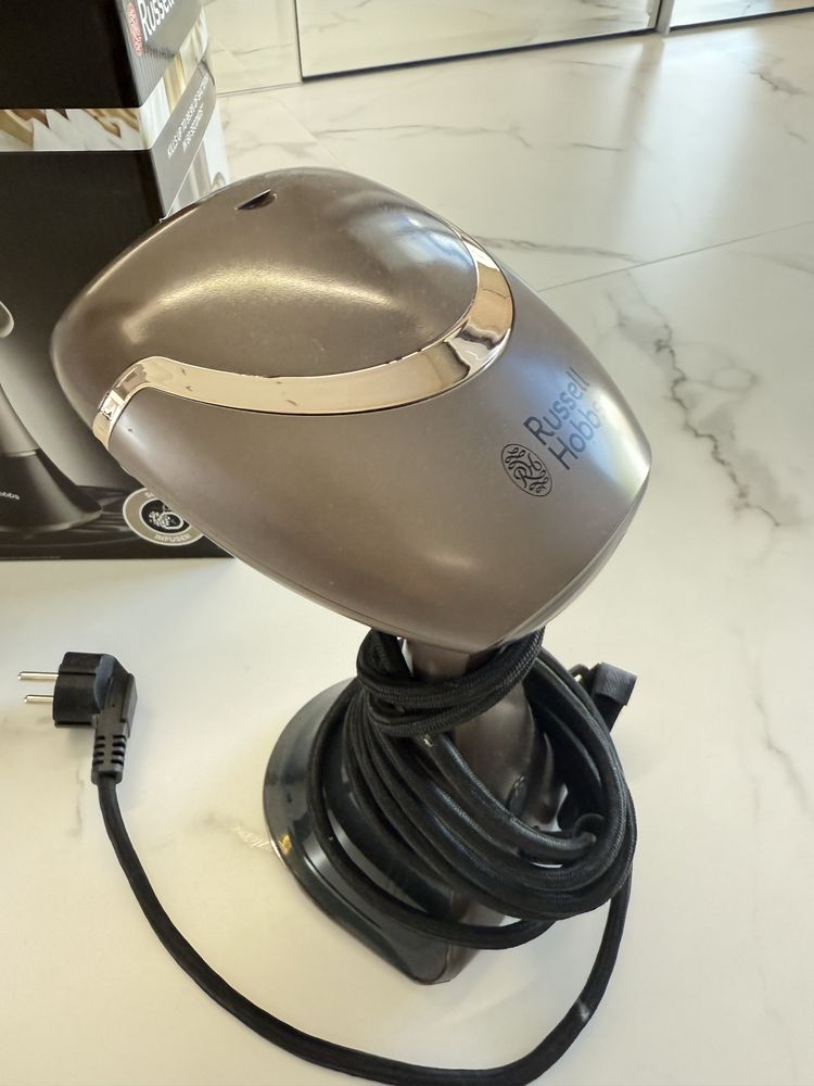 Parownica do ubran Russell Hobbs stan idelany