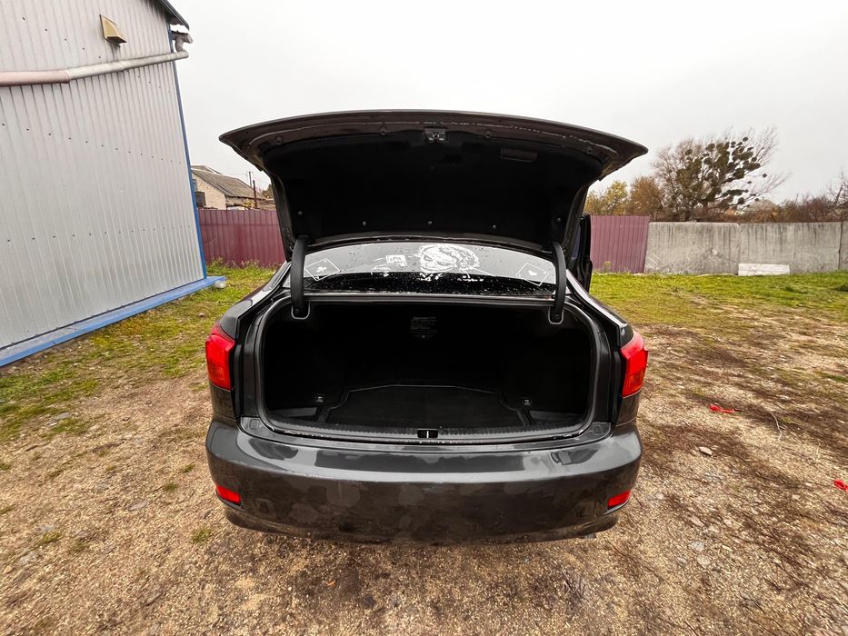 Lexus is 220D, срочно