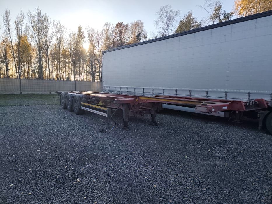 Naczepa do przewozu kontenerów KOGEL, naczepa podkontenerowa