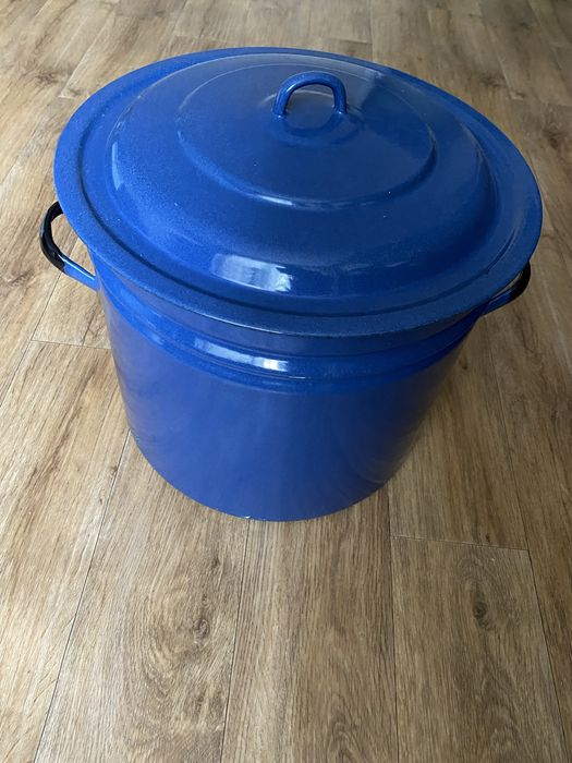 Продам кастрюлю б/у 40 литров