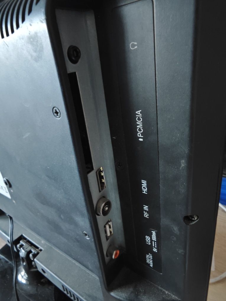 Tv OLE 160 B-D4: 16" LED-TV DVB-T and DVB-C