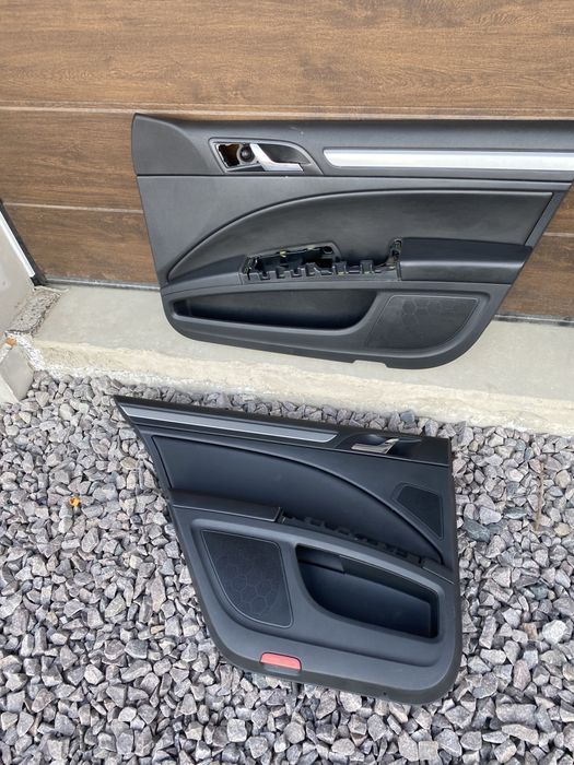 Дверні карти обшивка двері шкіряні Шкода Суперб 2 Skoda Superb2