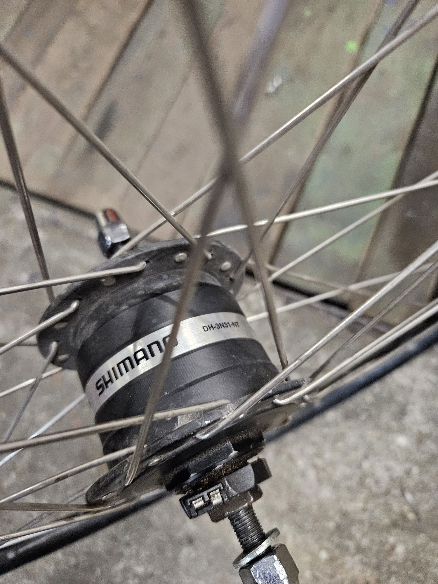 Koło z prądnicą piasta szprychy prądnica shimano dh3n31-nt