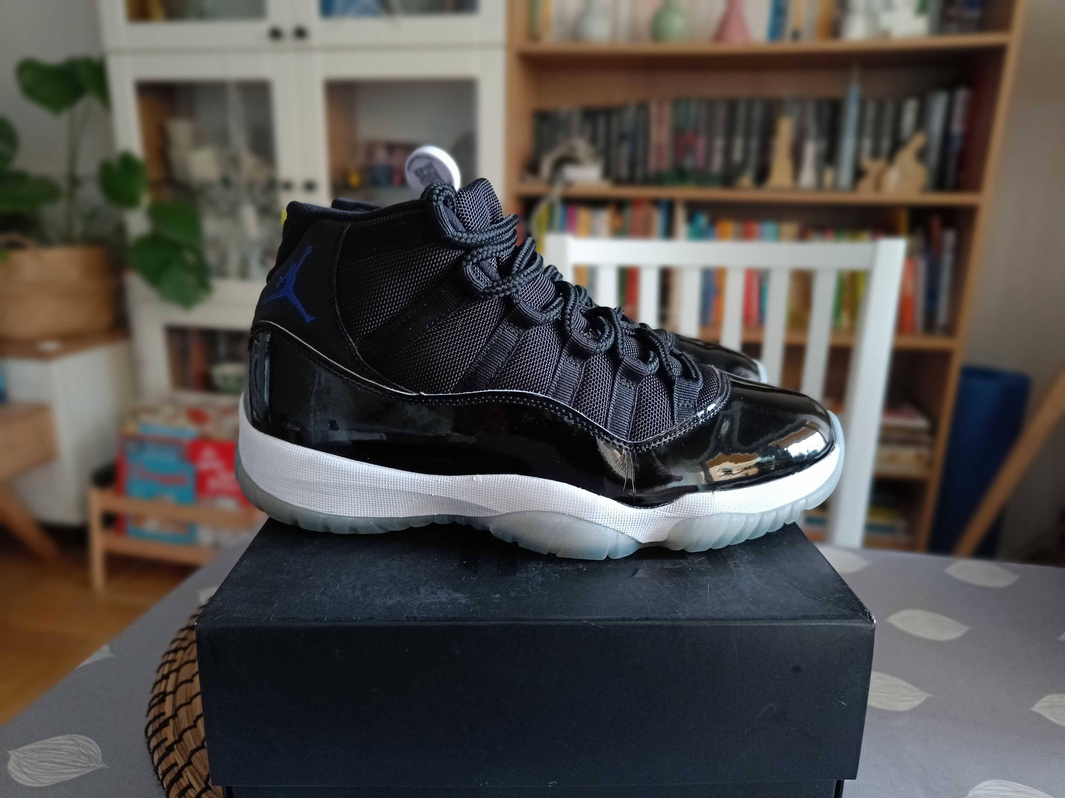 Buty Nike Air Jordan 11 Retro 'Space Jam' (2016) 42EUR