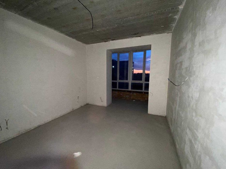 Готова до фінального ремонту 2к квартира на Виставці!