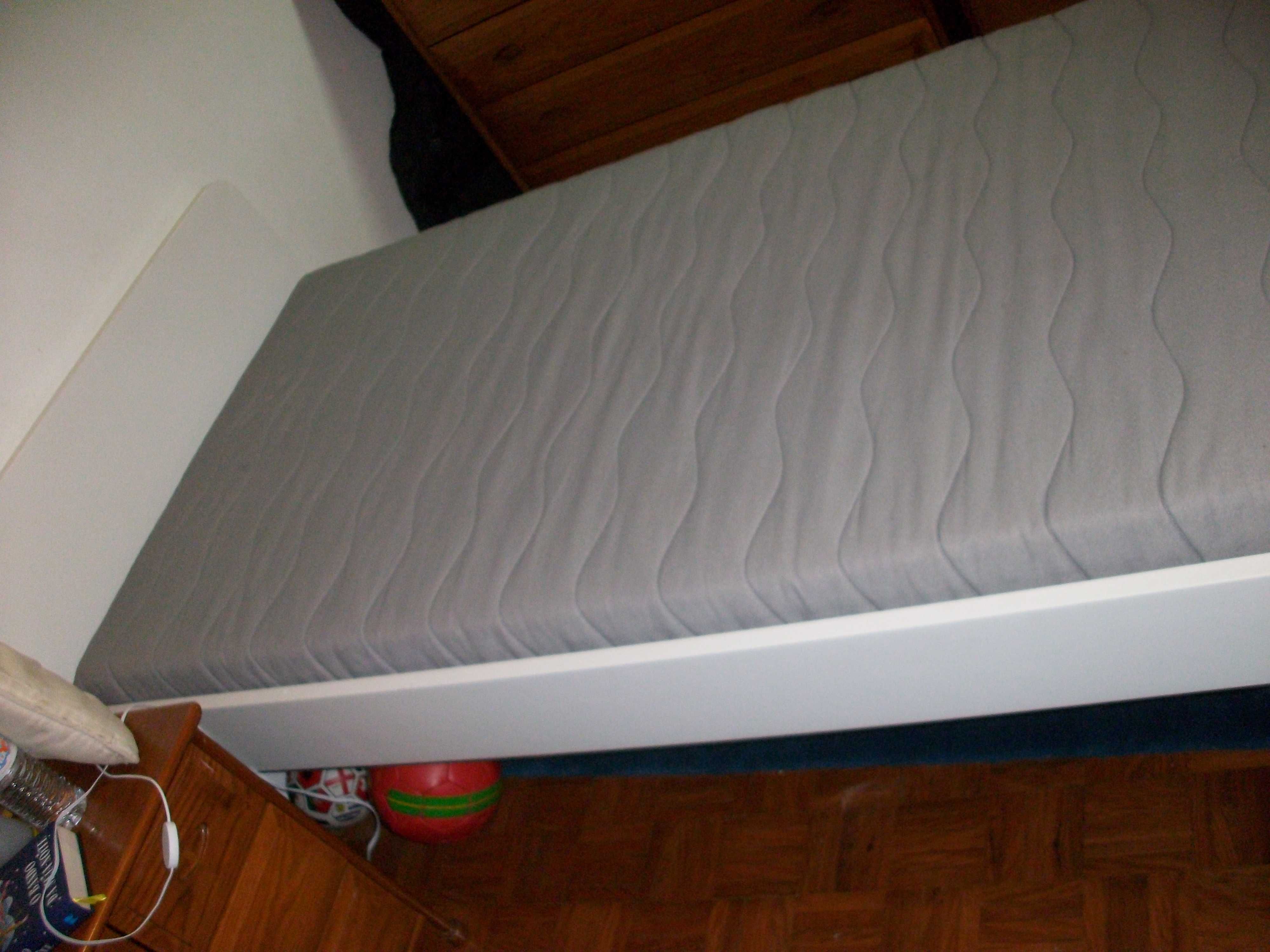 Cama Ikea Slakt + Colchão Sultan Ikea 200cm x 90cm