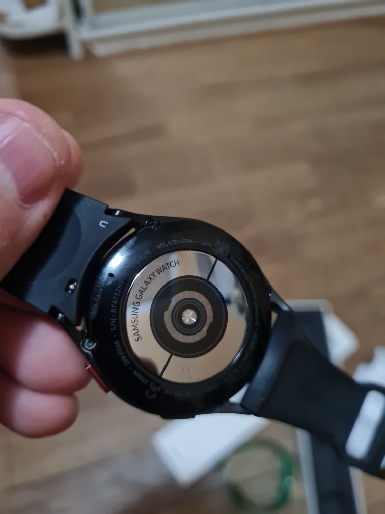 Watch 4 Samsung )
