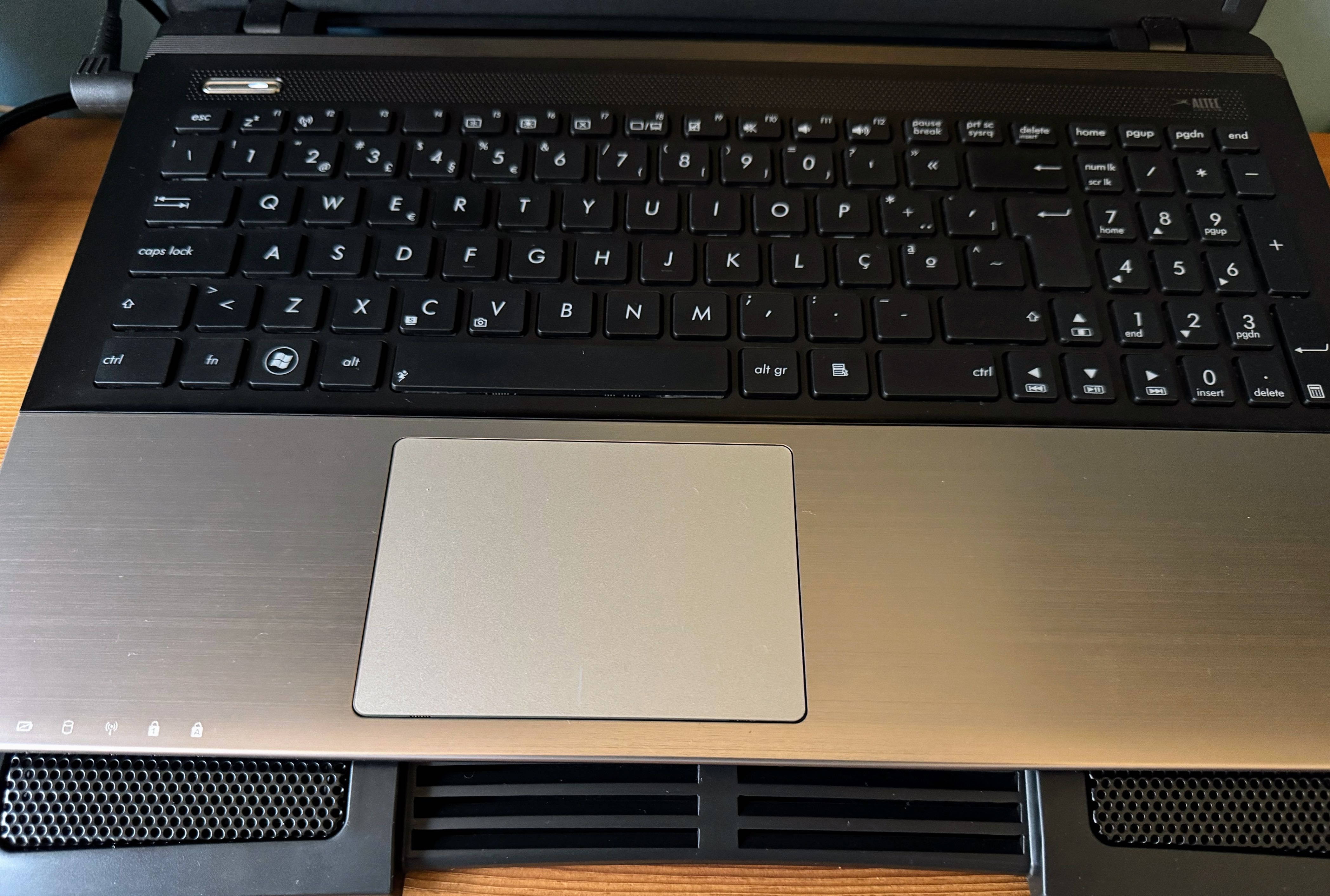 Portátil ASUS K55VM