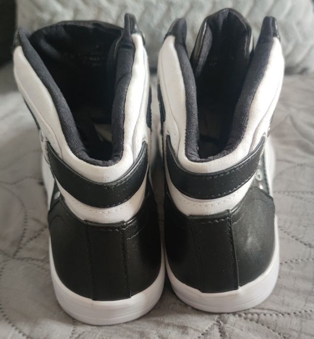 Buty trampki damskie Guess By Guess. Rozmiar 8,5. Orginalne.