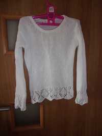 Biały sweterek dziewczęcy H&M 122 / 128