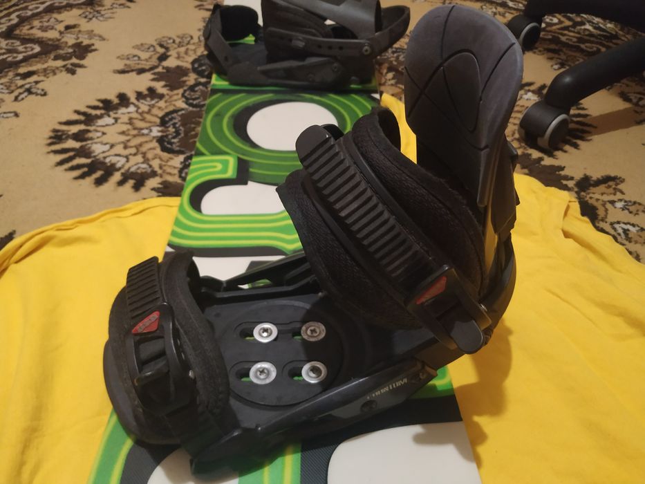 Сноуборд Forum Recon Snowboard 2013