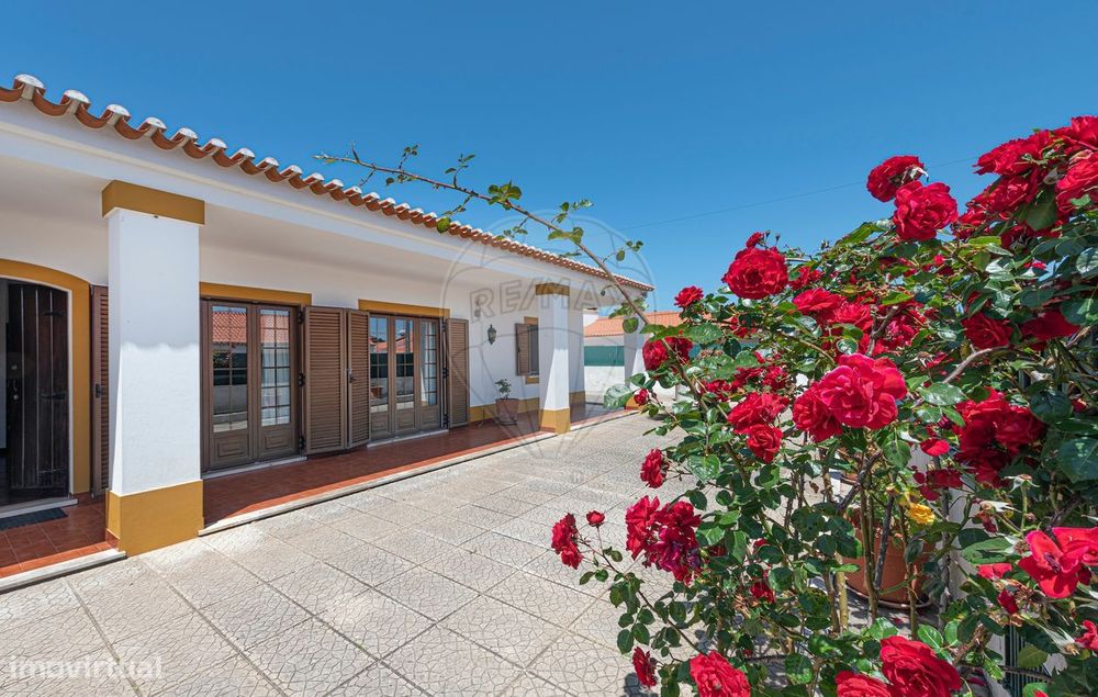 Moradia T4 para venda