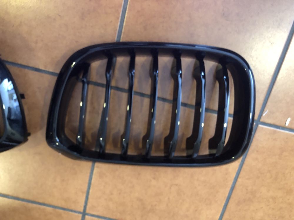Grelha Frontal Dupla para BMW Série 2 F22/ F23, em preto brilhante