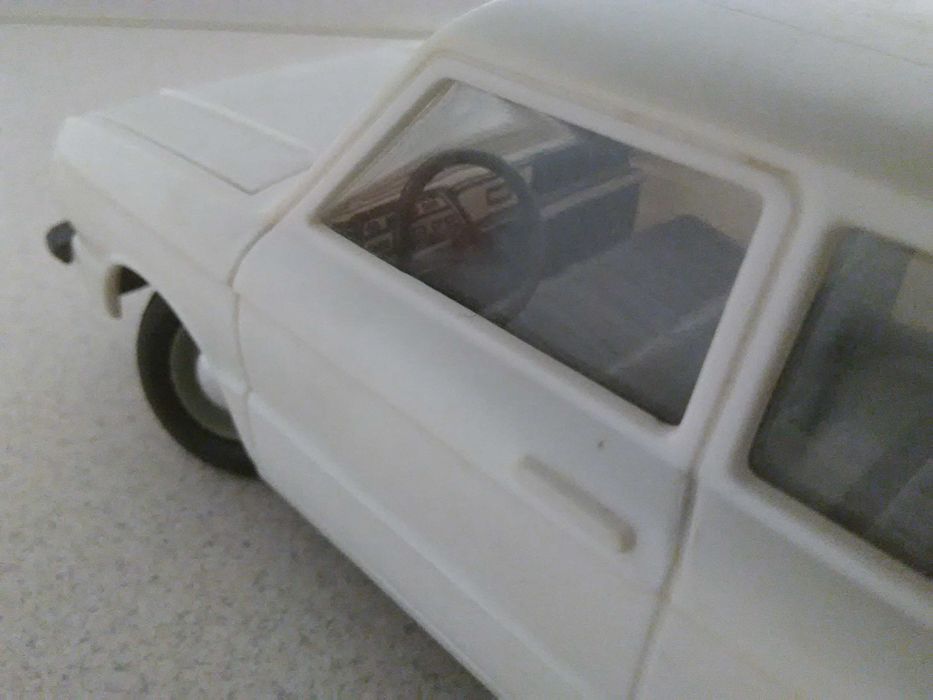 stara zabawka PRL ZAZ ZAPOROŻEC + przyczepa 1:18 ZSRR USRR zabytek czz