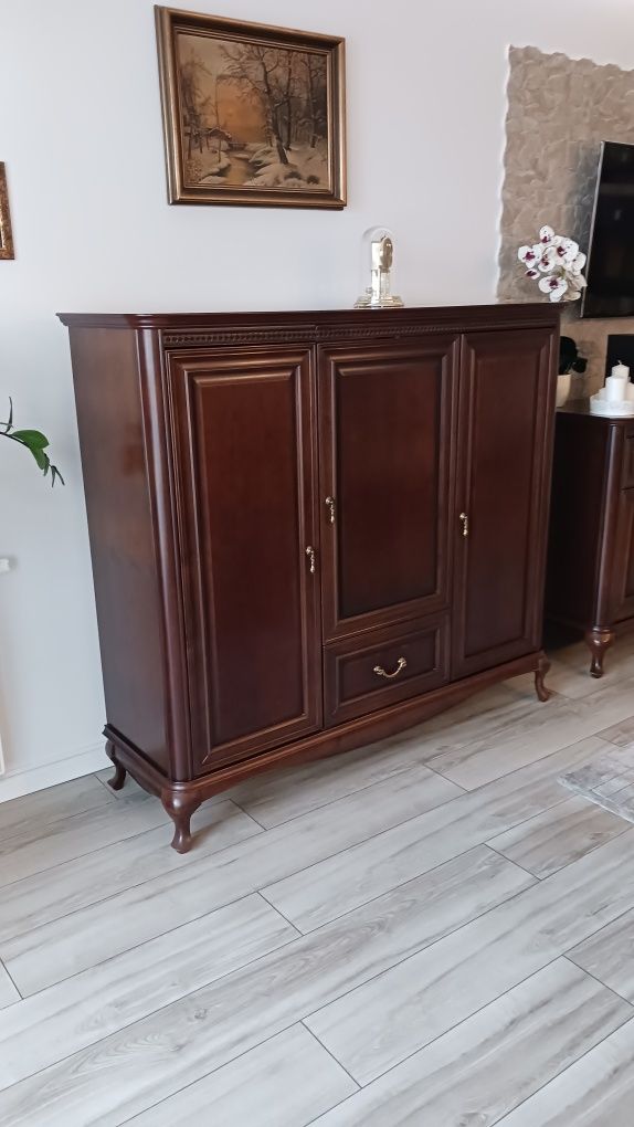 Komplet mebli drewnianych do salonu