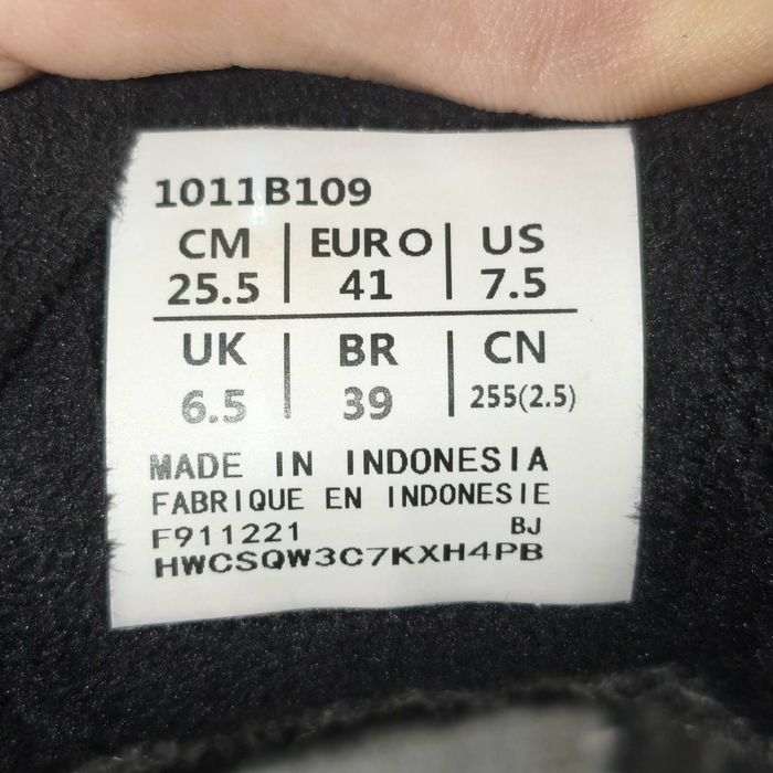 Кросівки зимові Asics 41 розмір.