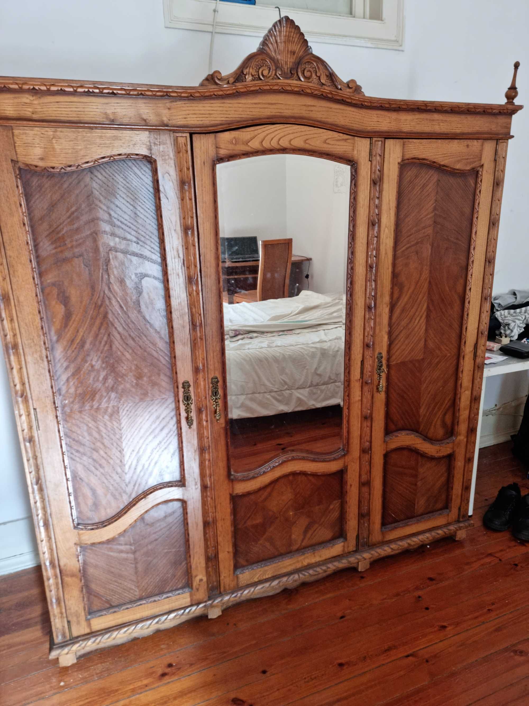 cama de casal com colchoes e cama de solteiro