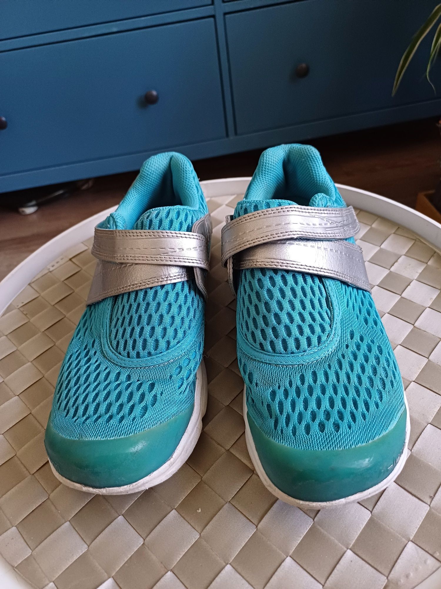 Moda - buty damskie - obuwie sportowe