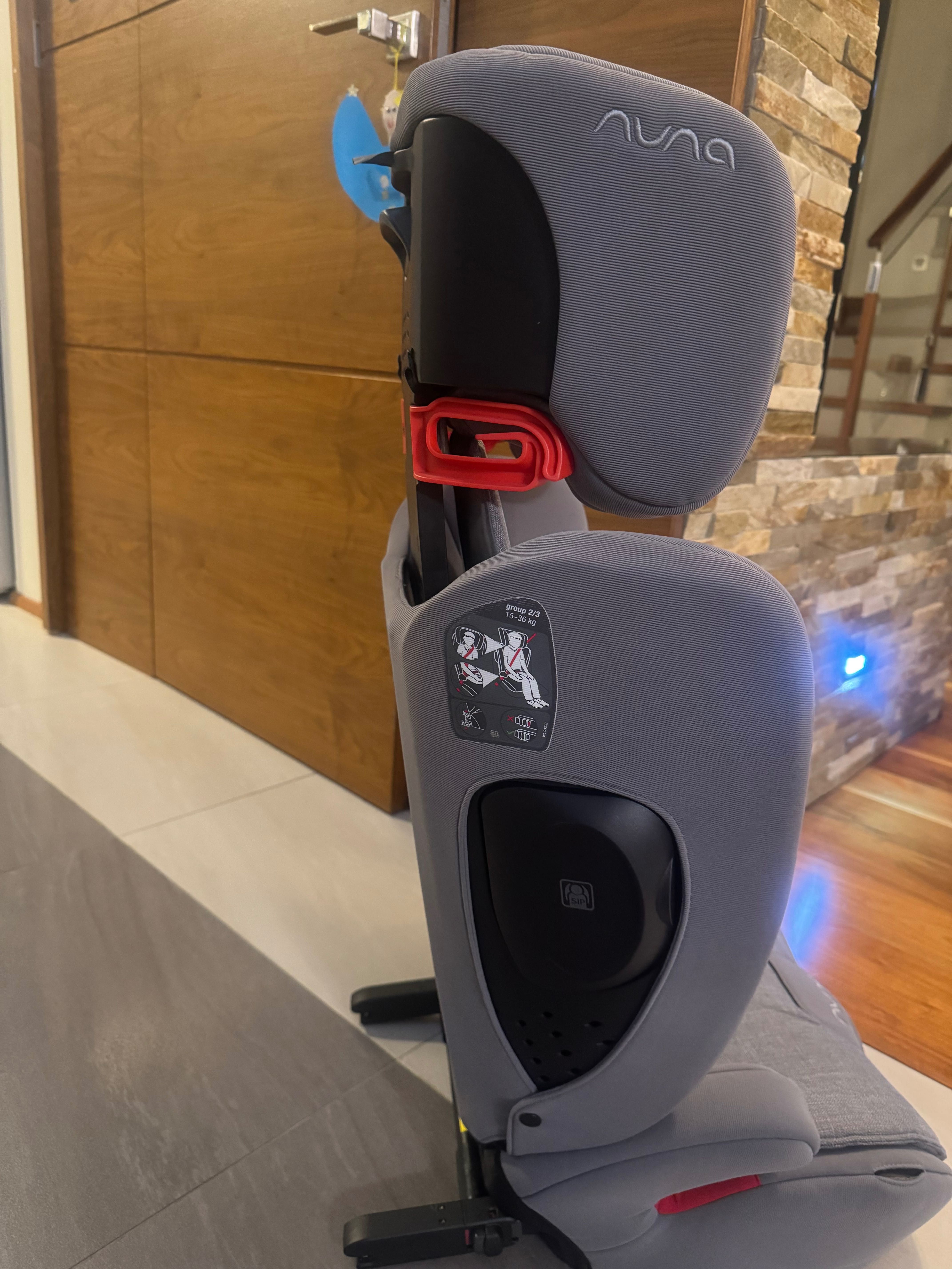 Fotelik samochodowy Nuna Aace z isofix 15-36 kg.
