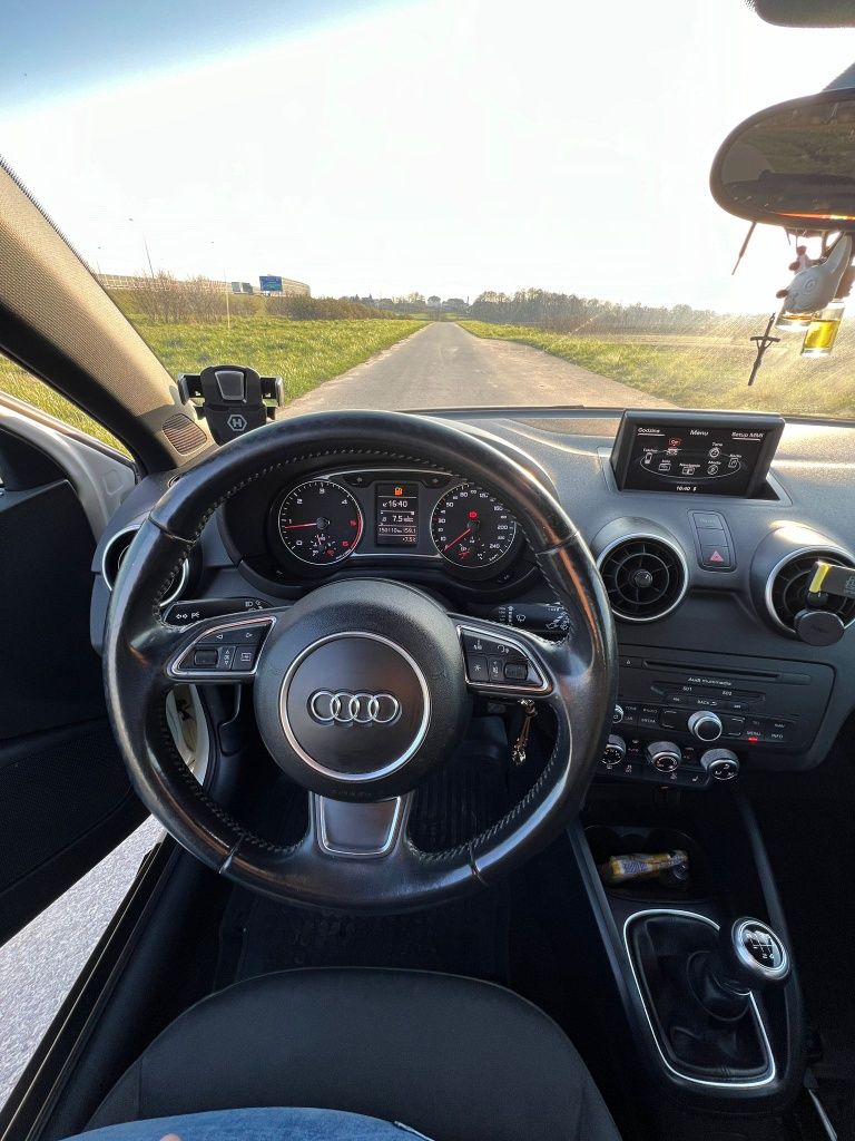 Audi A1 super stan w pełni sprawny