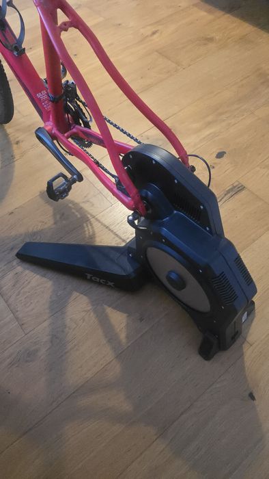 Trenażer Tacx Flux Smart T2900 Garmin