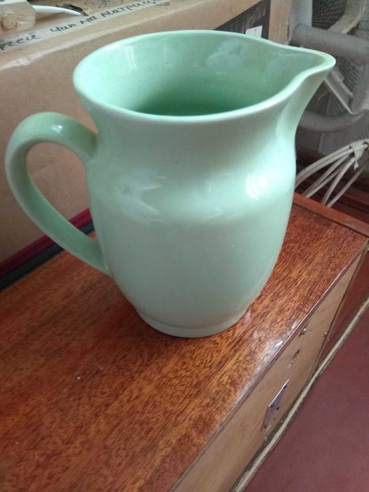 Продам раритетный  большой молочник СССР